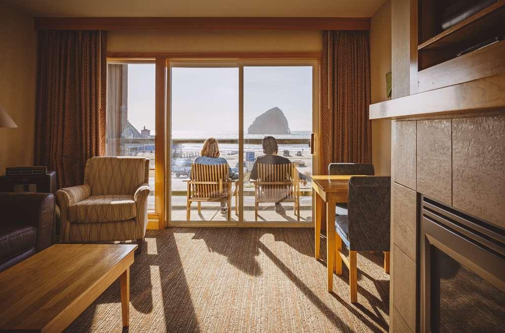 Inn At Cape Kiwanda Pacific City Room photo